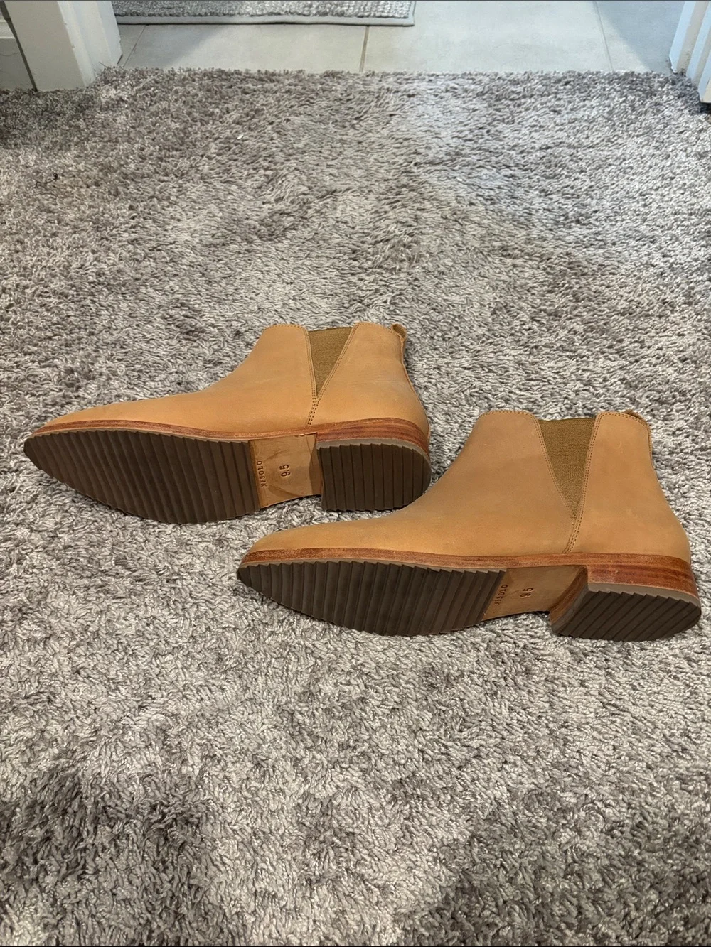 Nisolo Eva Everyday Chelsea Boot